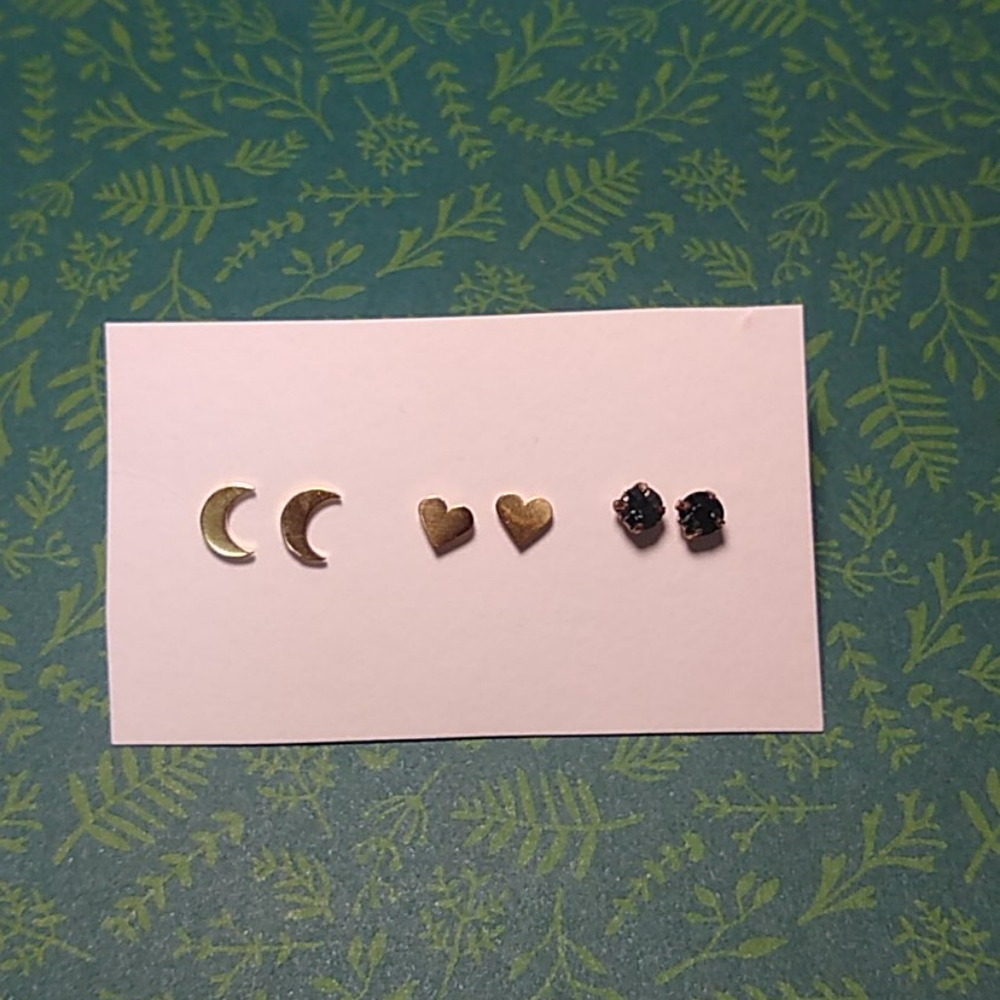 Gold stud earrings
